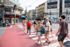 Mad Monkey Bangkok City Session - Walking Tour