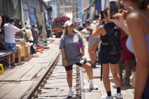 Bangkok : Visite du marché ferroviaire de Maeklong et du marché flottant