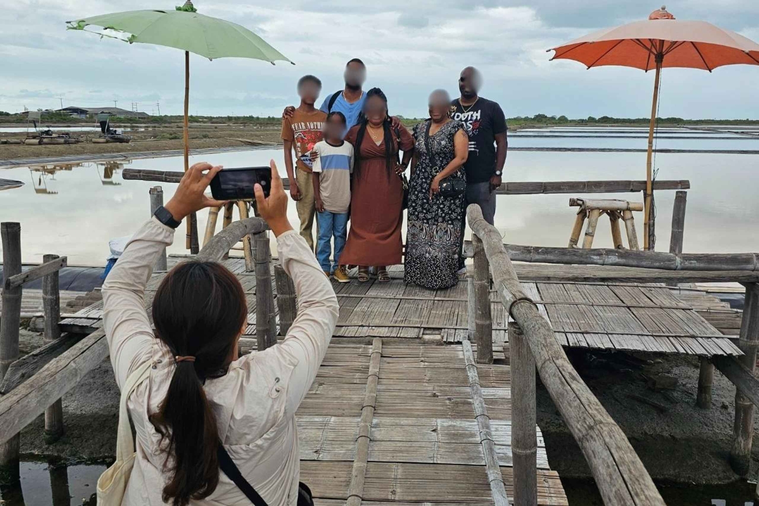 Maeklong jernbanemarked, flytende marked og tur til Saltsjøen