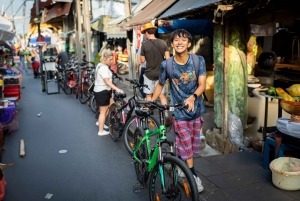 Bangkok: Immersive Bike Tour-Street Eats & Local Family Meal