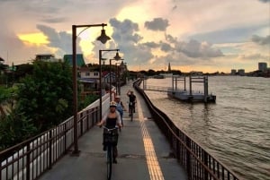 One-on-One Bangkok Bike Tour: Discover Like a Local