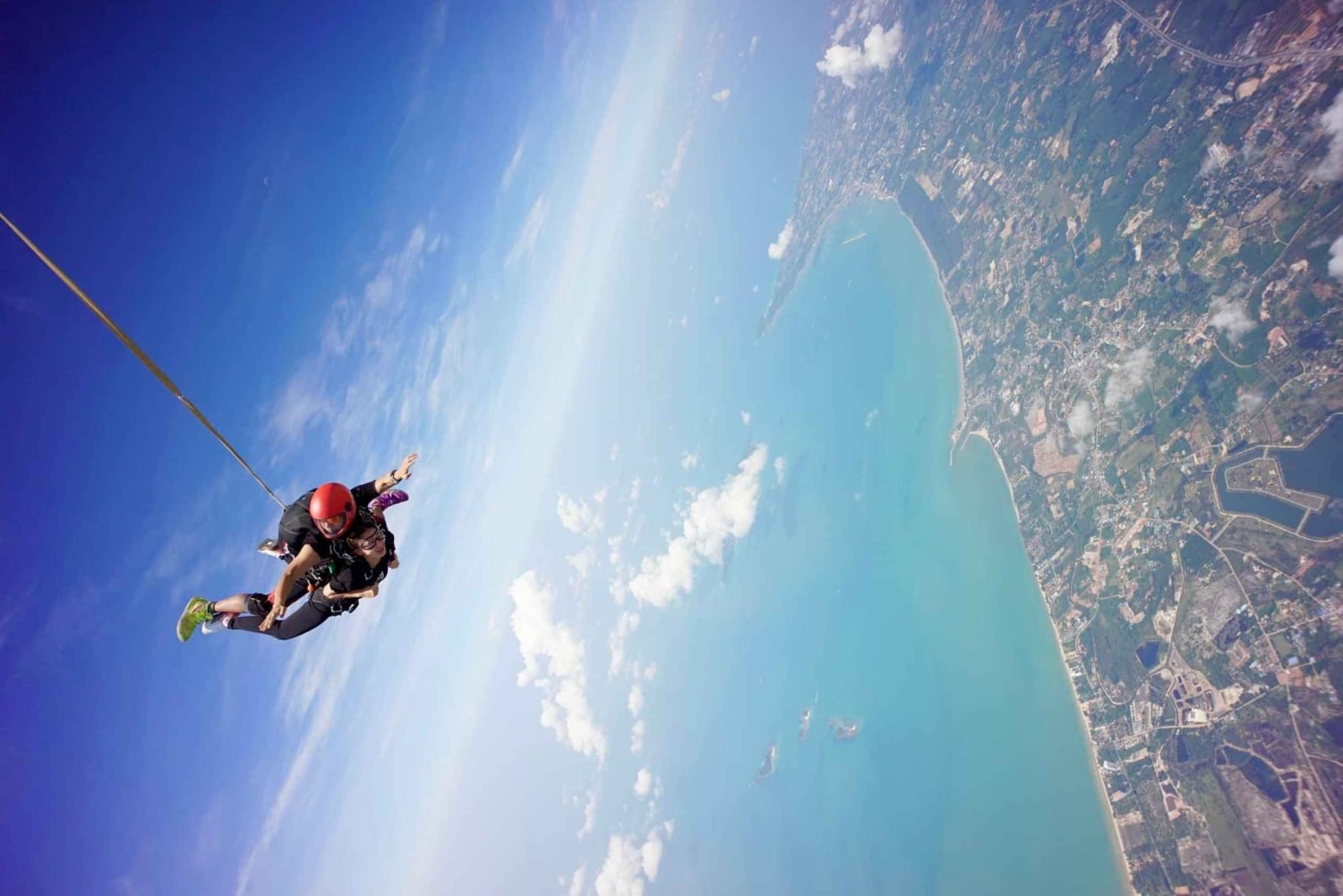 Pattaya : Dropzone - Saut en parachute tandem avec vue sur l'océan