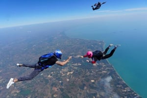 Pattaya : Dropzone - Saut en parachute tandem avec vue sur l'océan