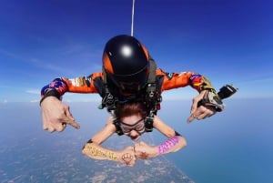 Pattaya : Dropzone - Saut en parachute tandem avec vue sur l'océan