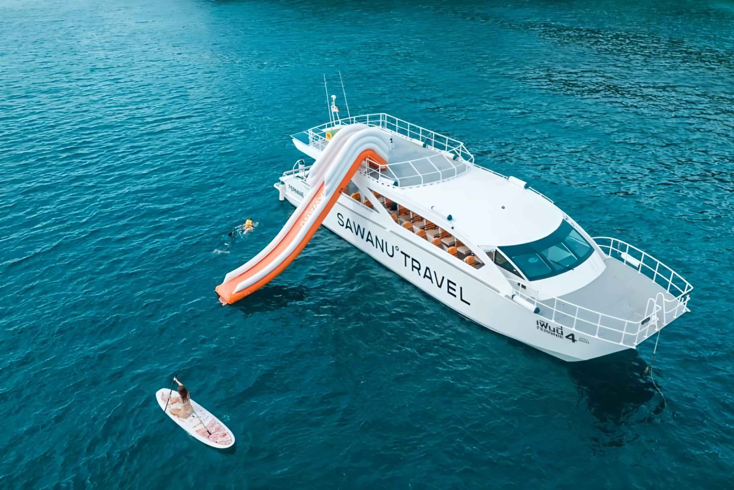 Phuket: excursión a la bahía de Maya y la isla de Khai en catamarán rápido