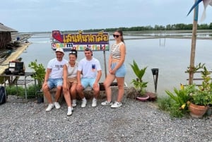 Bosque de manglares privado, mercado flotante y mercado ferroviario