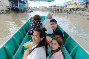 Bosque de manglares privado, mercado flotante y mercado ferroviario