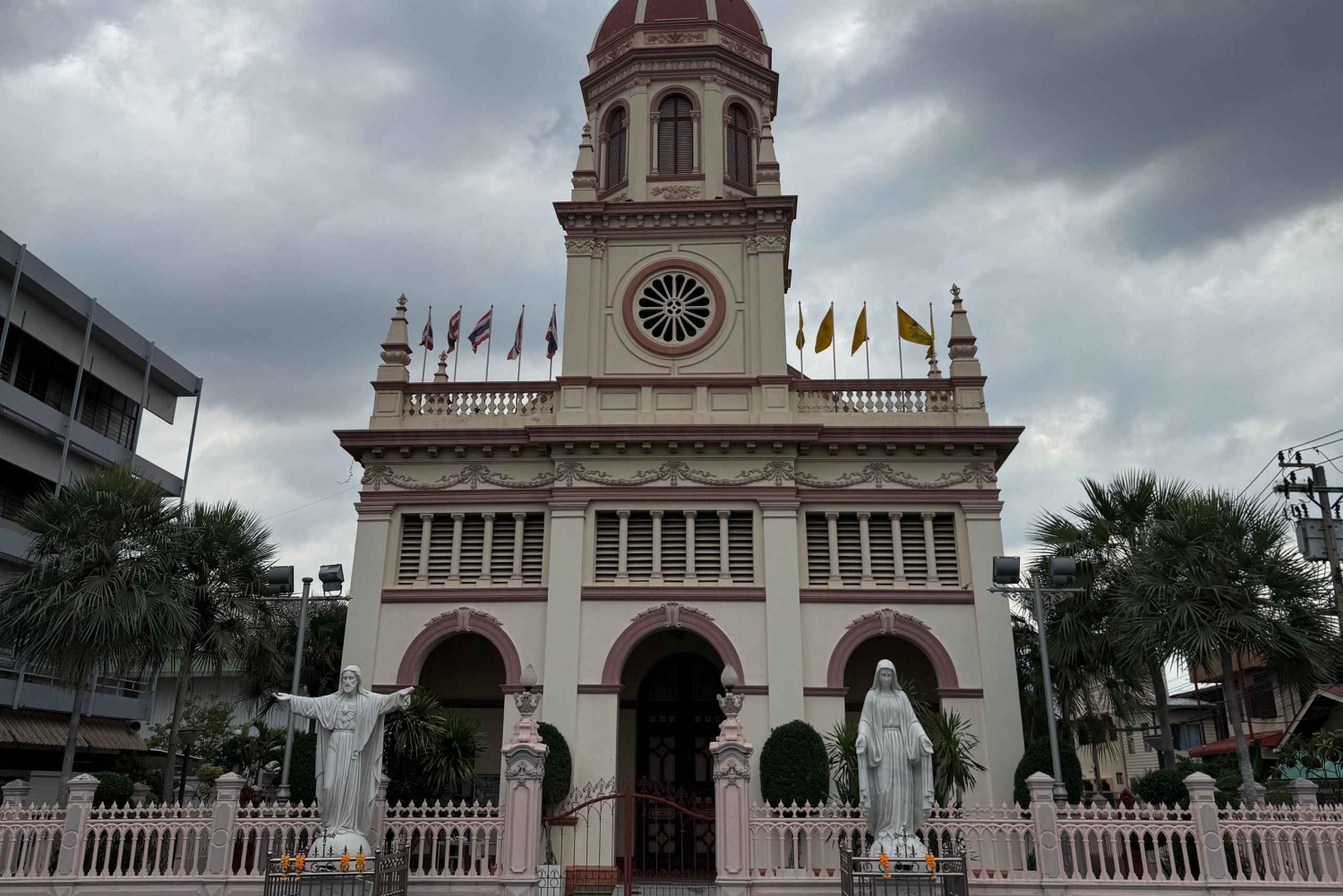 Affitta un e-tuk tuk privato con autista a Bangkok