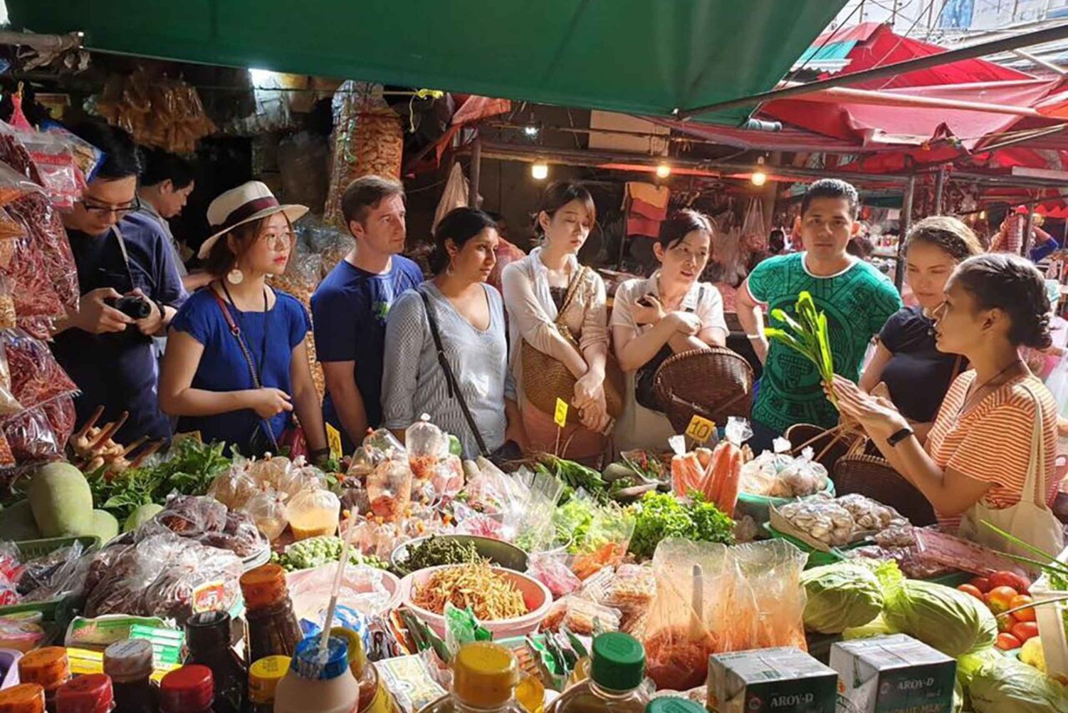 Sathon: Clase práctica de cocina tailandesa y visita al mercado en Bangkok