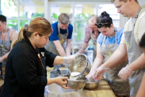 Sathon: Praktisk thailandsk madlavningskursus og markedstur i Bangkok