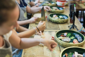 Sathon: Praktisk thailandsk madlavningskursus og markedstur i Bangkok