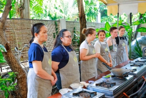Sathon: Praktisk thailandsk madlavningskursus og markedstur i Bangkok