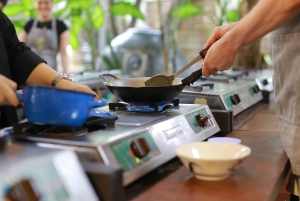 Sathon: Praktisk thailandsk madlavningskursus og markedstur i Bangkok