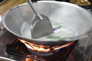 Sathon : cours pratique de cuisine thaïlandaise et visite du marché à Bangkok