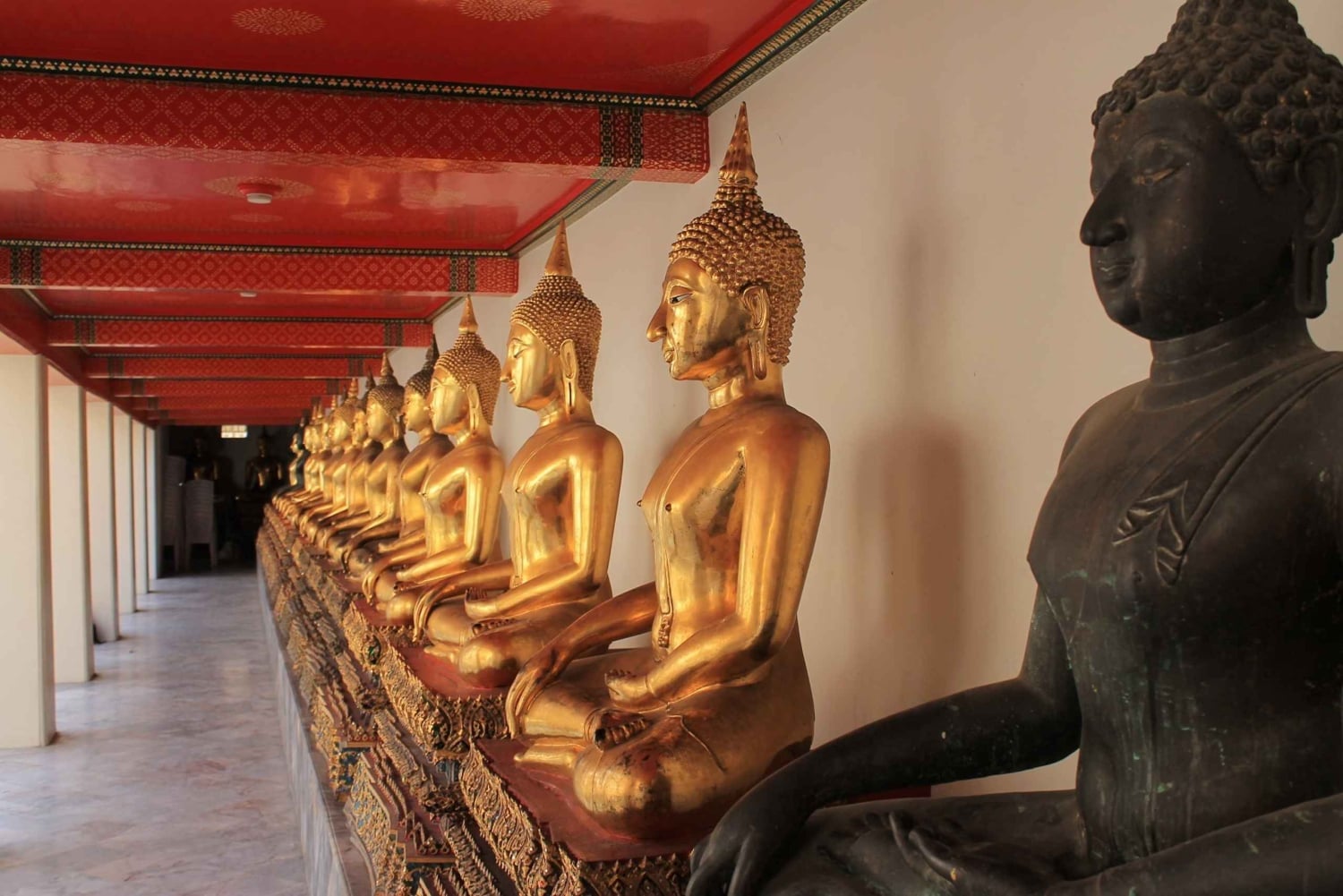 Tour compartido: Wat Pho, Wat Traimit y Wat Benchamabophit