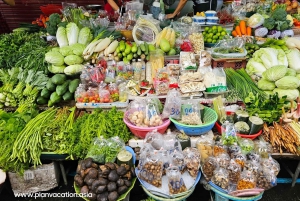 Thailändsk matlagningskurs och marknadstur med fruktprovning