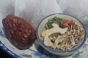 Thailändsk matlagningskurs och marknadstur med fruktprovning