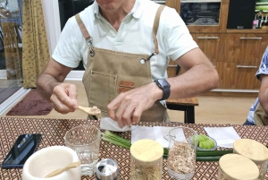 Thailändsk matlagningskurs och marknadstur med fruktprovning