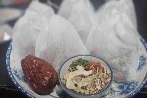 Thailändsk matlagningskurs och marknadstur med fruktprovning