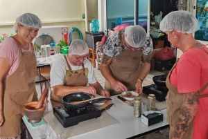 Tajskie doświadczenie kulinarne z instruktorem mówiącym po niemiecku