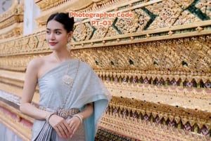 Thai Costume Photographer at Wat Arun in Bangkok, Thailand