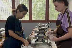 Bangkok: Autentisk thailändsk matlagningskurs – mysig och praktisk