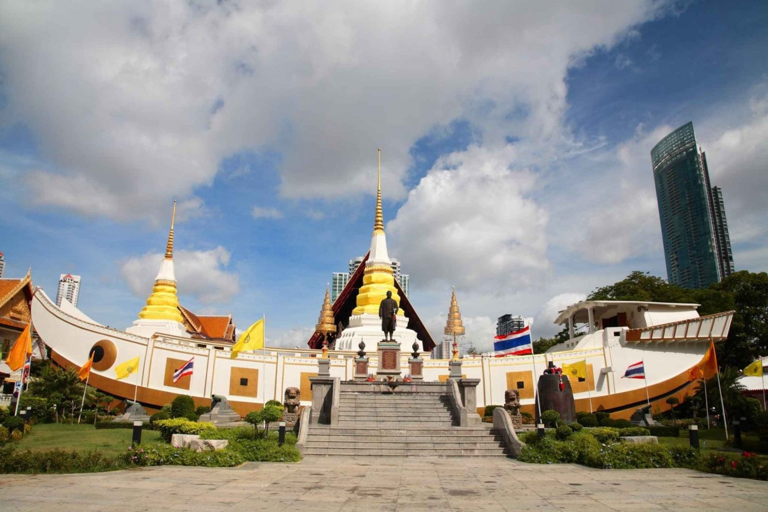 Templen i Charoen Krung som måste besökas och som inte är överbefolkade