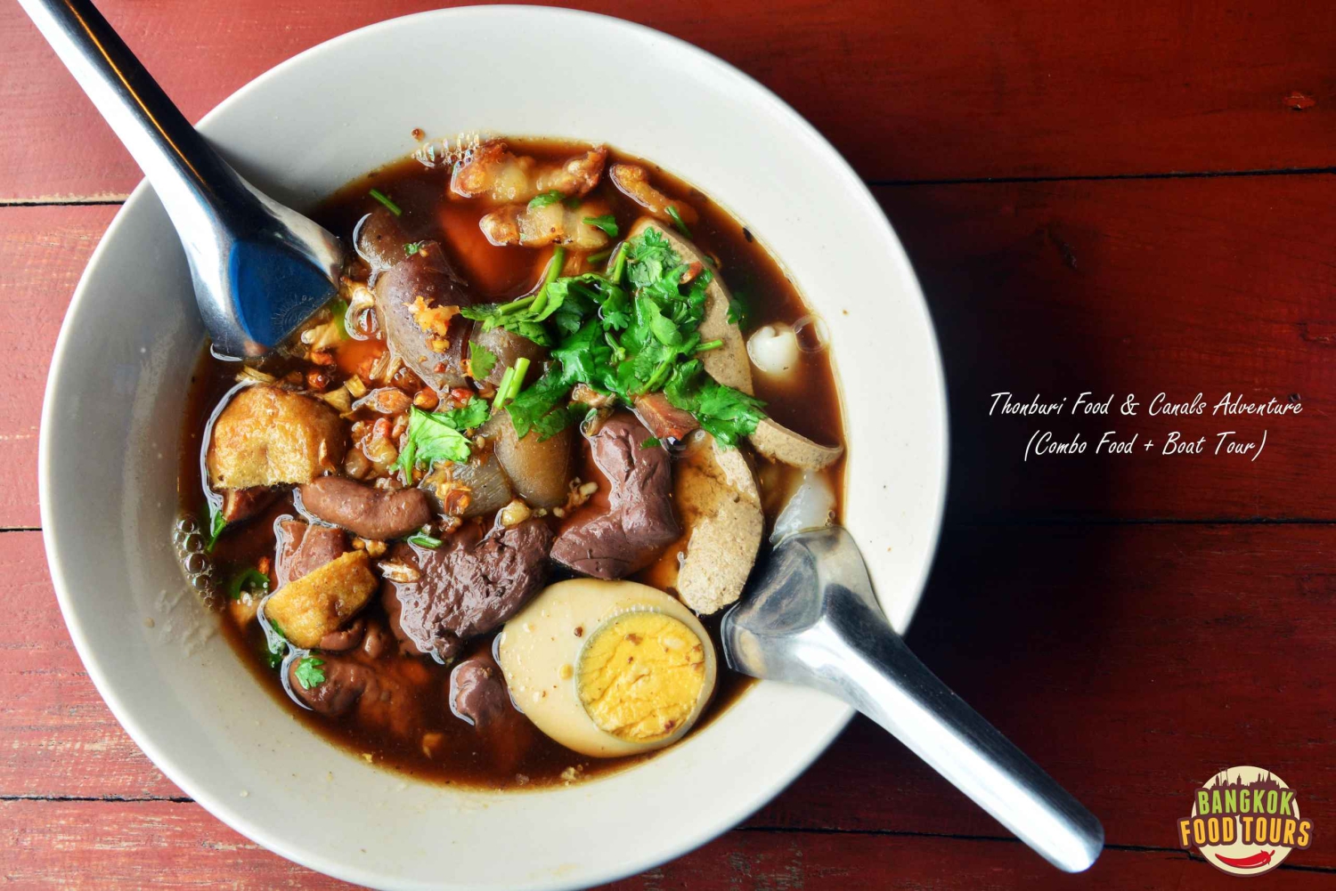 Aventura gastronômica e nos canais de Thonburi