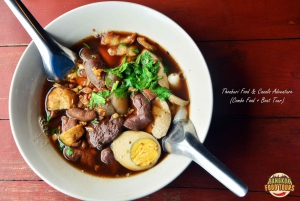 Aventura gastronômica e nos canais de Thonburi