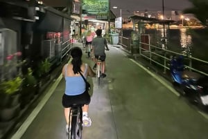Crepúsculo Luciérnaga Excursión en Bicicleta por Bangkok