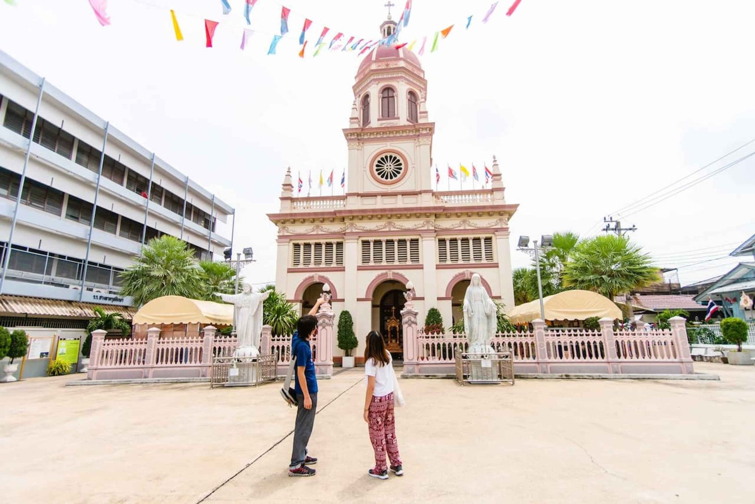 Visit 3 Religions 4 Beliefs Community in Bangkok