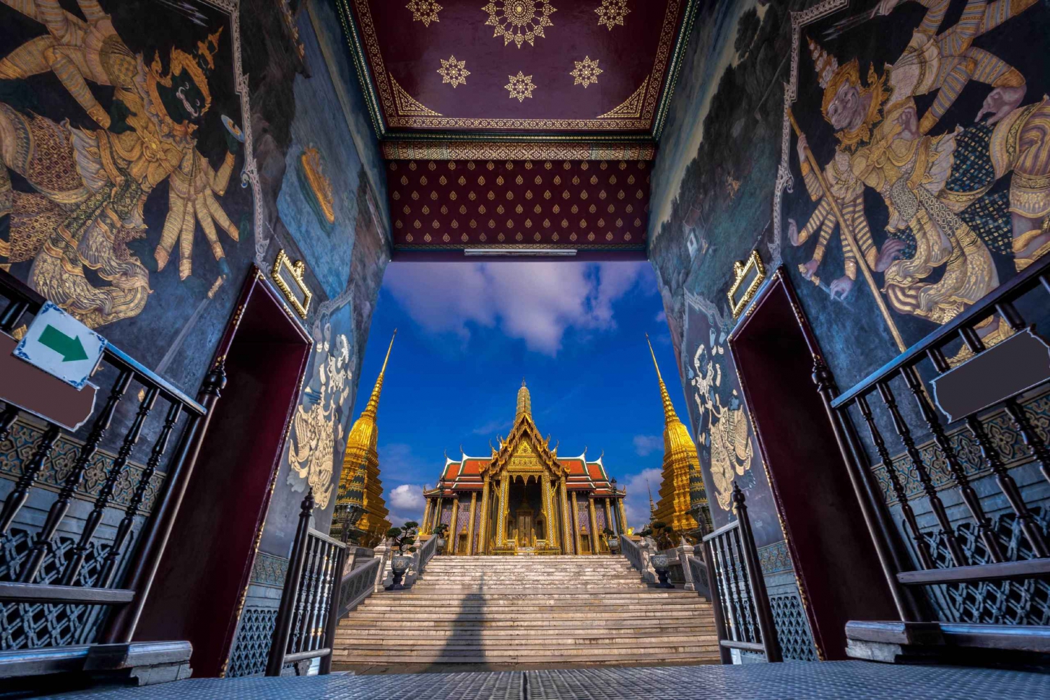 Bangkok: Evening Tour with Wat Arun, Wat Pho & Tuk Tuk Ride