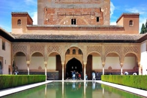 Alhambra og Nasrid-palassene - guidet tur med billetter