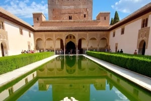 Alhambra og Nasrid-palassene - guidet tur med billetter