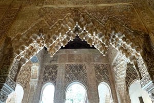 Alhambra og Nasrid-palassene - guidet tur med billetter
