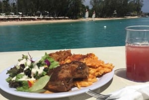 Katamaran-Tour mit Schnorcheln und Mittagessen