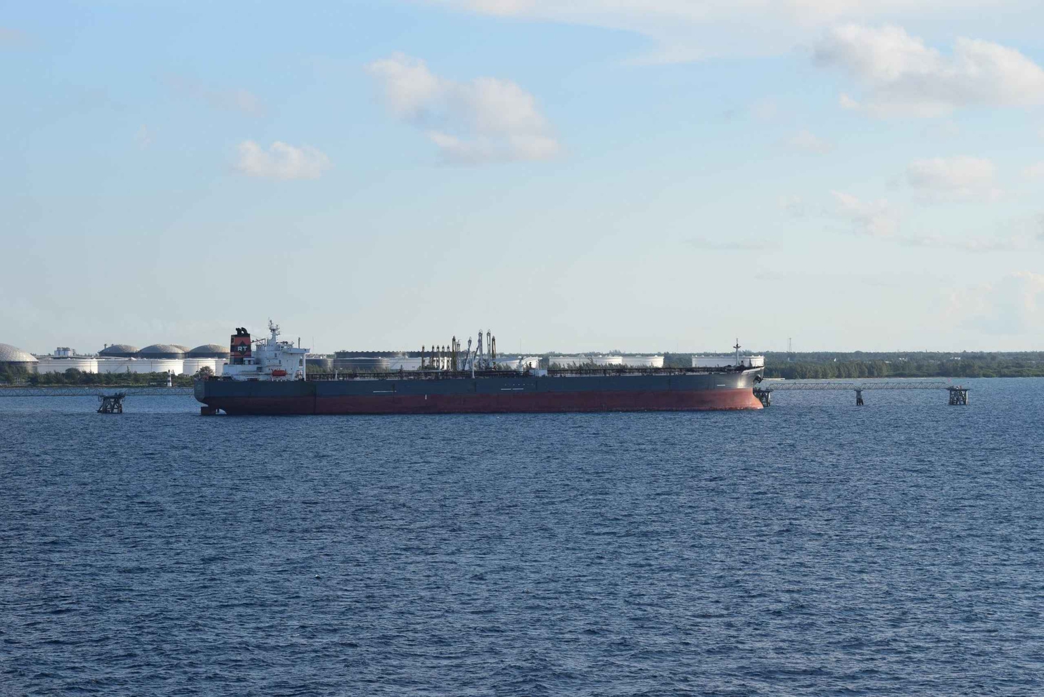 Barbados: Island Tour with Cave, Monkeys, and Boat Ride