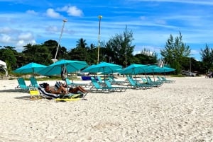 Navetta per la spiaggia con utilizzo di sedia a sdraio e ombrellone gratuiti