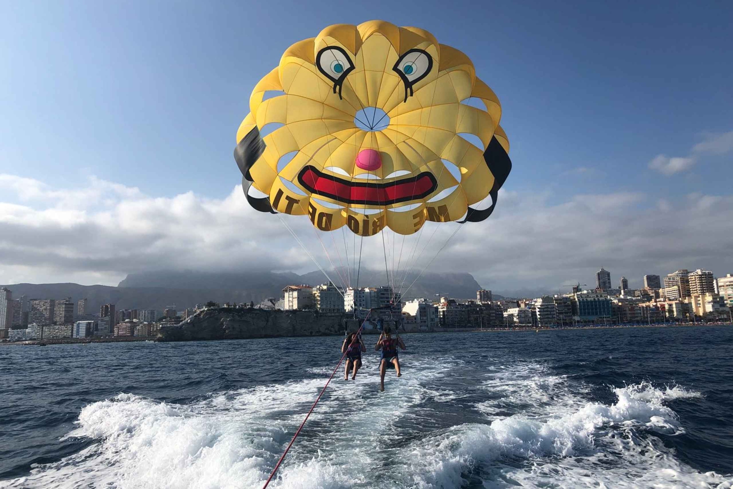 Benidorm: Paraseilbåttur med utsikt over Costa Blanca