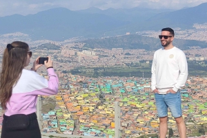 Bogotá´s Barrios: El Paraíso Favela Tour with Cable Car