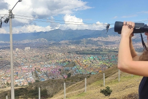 Bogotá´s Barrios: El Paraíso Favela Tour with Cable Car