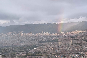 Bogotá´s Barrios: El Paraíso Favela Tour with Cable Car