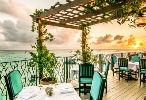 Castaways Bar & Grill