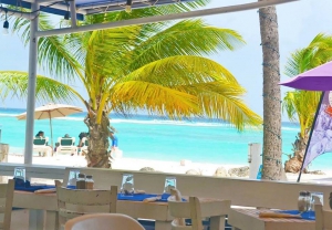 Coast Beach Cafe & Lounge