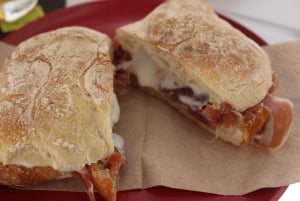 Coimbra: Night Tour with Fado Music, Wine, and Tasting