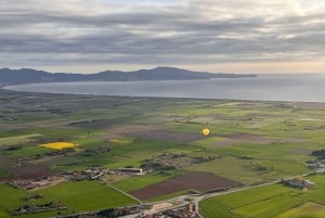Costa Brava: Hot Air Balloon Flight - Shared