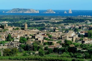 Costa Brava: Private Tour of Empuries and Boat Ride