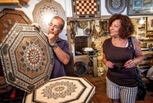 Przyspieszona wycieczka z przewodnikiem po Alhambrze i pałacach Nasrydów