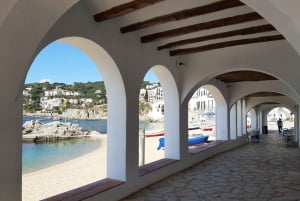 Von Barcelona aus: Ganztagestour durch die typischen Städte der Costa Brava