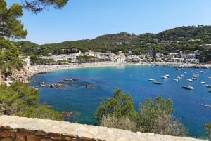 Von Barcelona aus: Ganztagestour durch die typischen Städte der Costa Brava